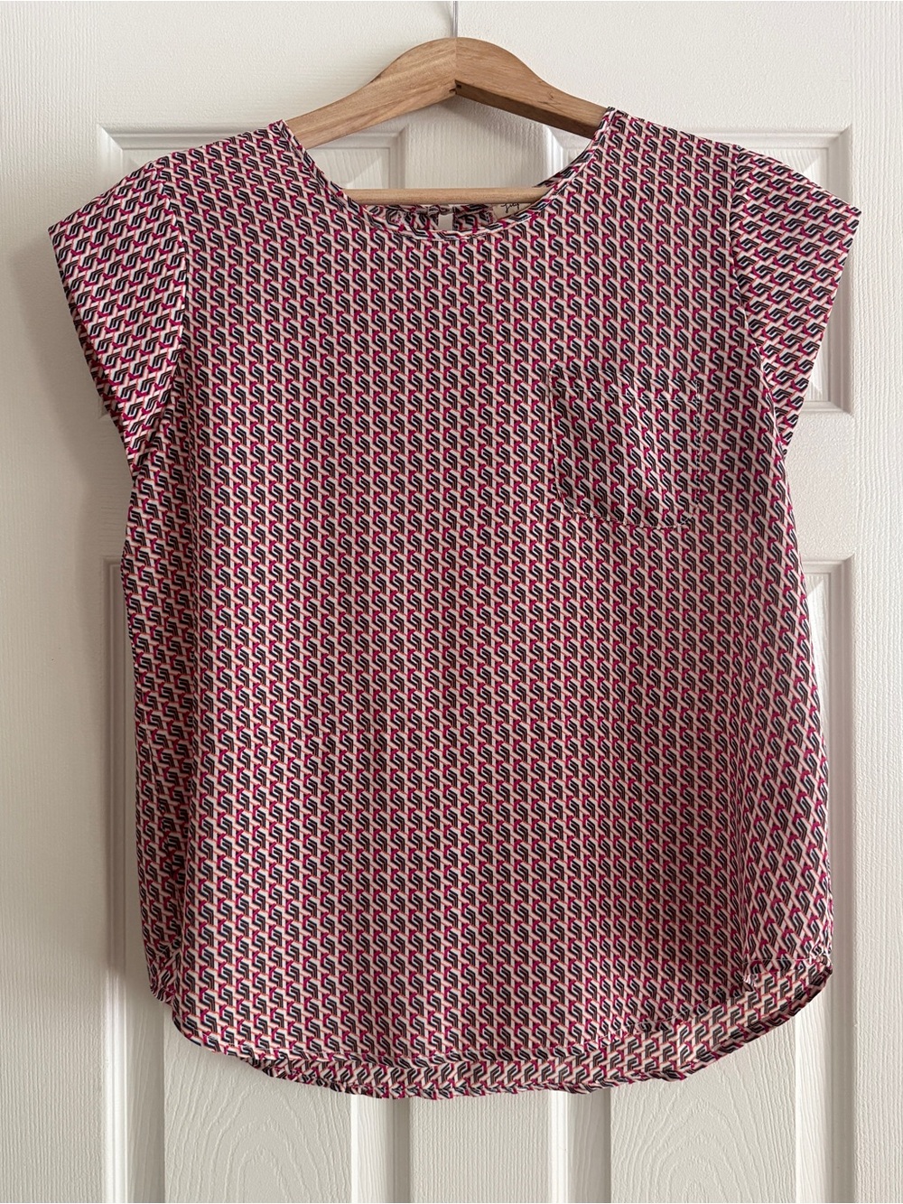Lily White Women’s Large Geometric Print Cap Sleeve Blouse Pink Navy Polyester